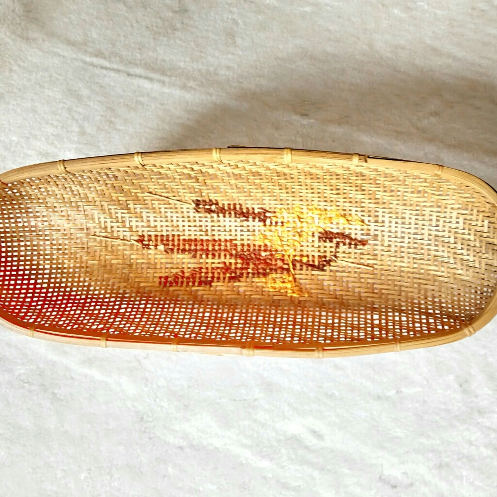 Weaved decorative basket - Picture 3 of 3